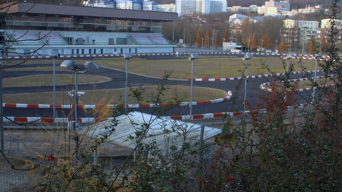 Ze zchátralého chrtího závodiště v Praze vznikne za 80 milionů nový atletický stadion